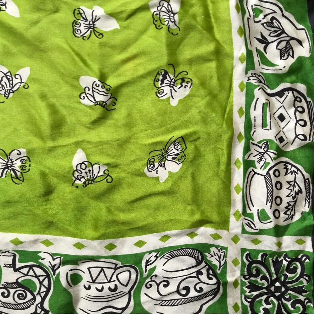 Vintage Green Silk Scarf - Picture 3 of 4